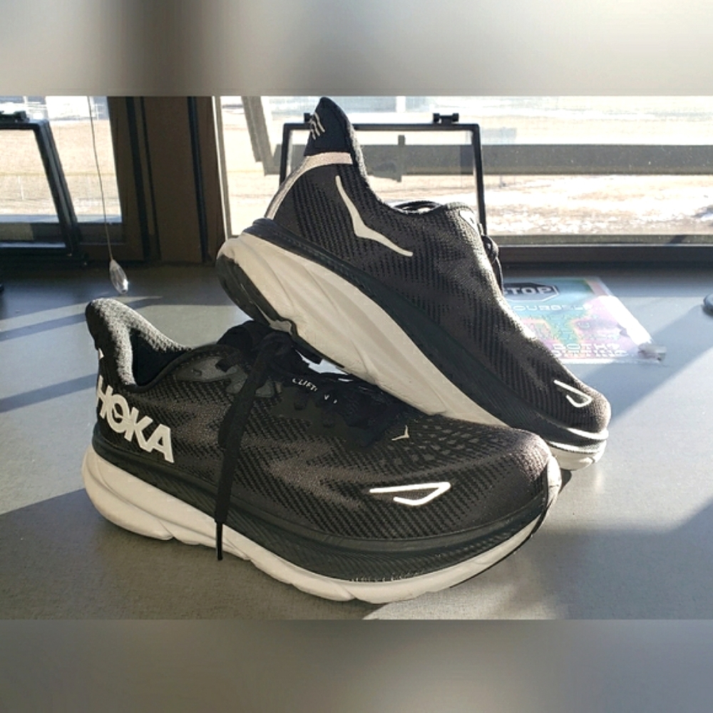 Hoka Clifton 9 Size 8 Wide
